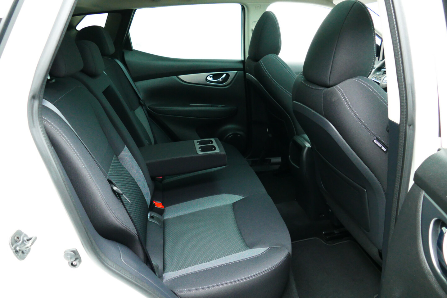 Nissan-QASHQAI-8