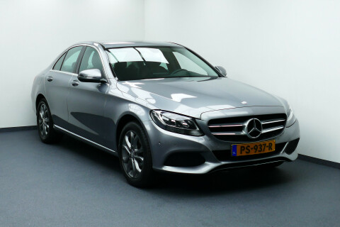 Mercedes-Benz-C-Klasse-0